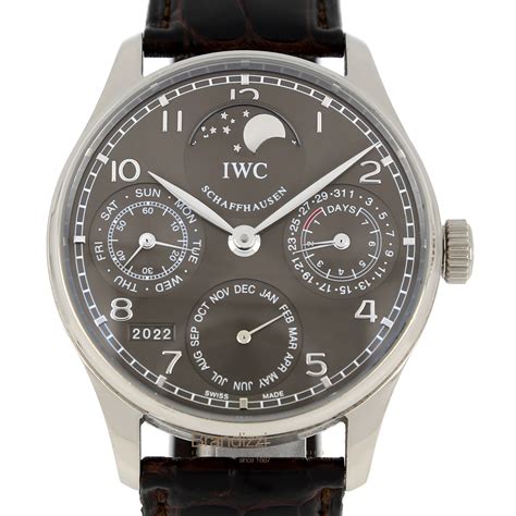 iwc portoghese esce di produzione|Iwc, la nuova via perpetua del Portoghese, l'orologio amato da .